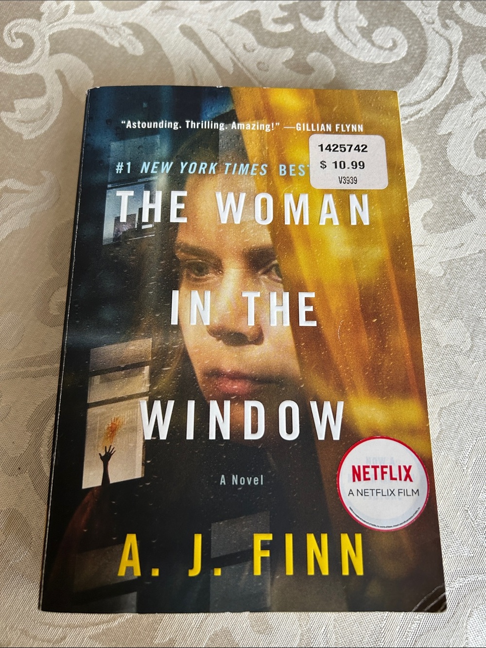 Book Bundle Paperbacks - Picture 4 of 7
